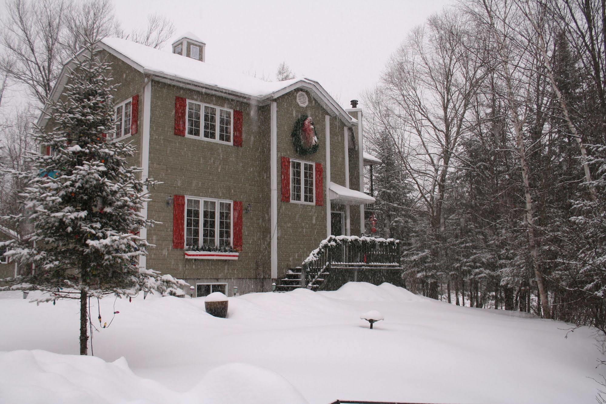 La Chaumiere De L'Anse Bed & Breakfast Mont-Tremblant Eksteriør bilde