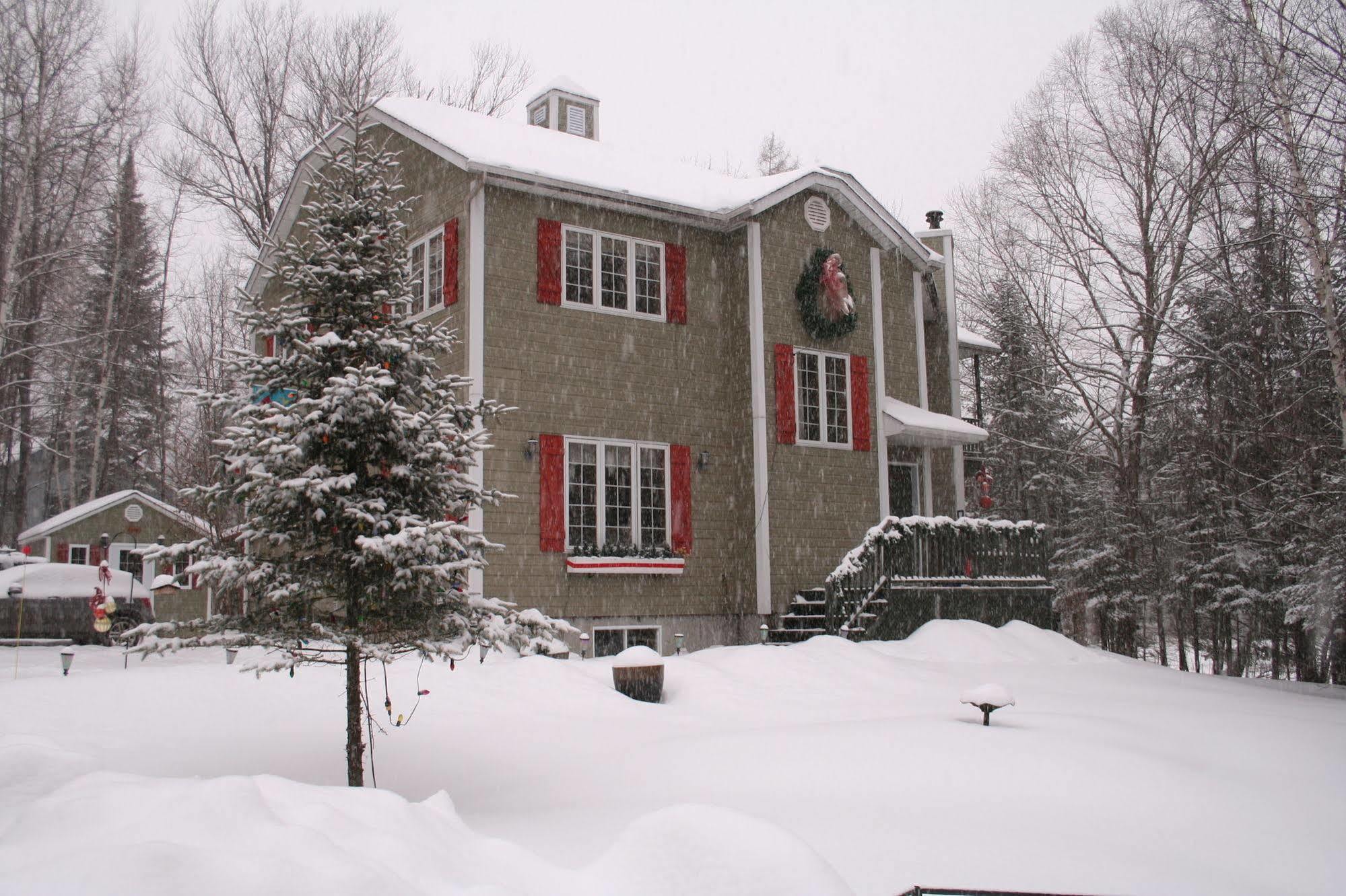La Chaumiere De L'Anse Bed & Breakfast Mont-Tremblant Eksteriør bilde